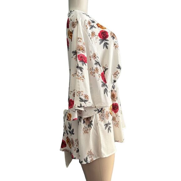 Florals on Cream Faux Wrap Front Flutter Short Sleeve Peplum Blouse Plus Size 2X - Picture 3 of 7